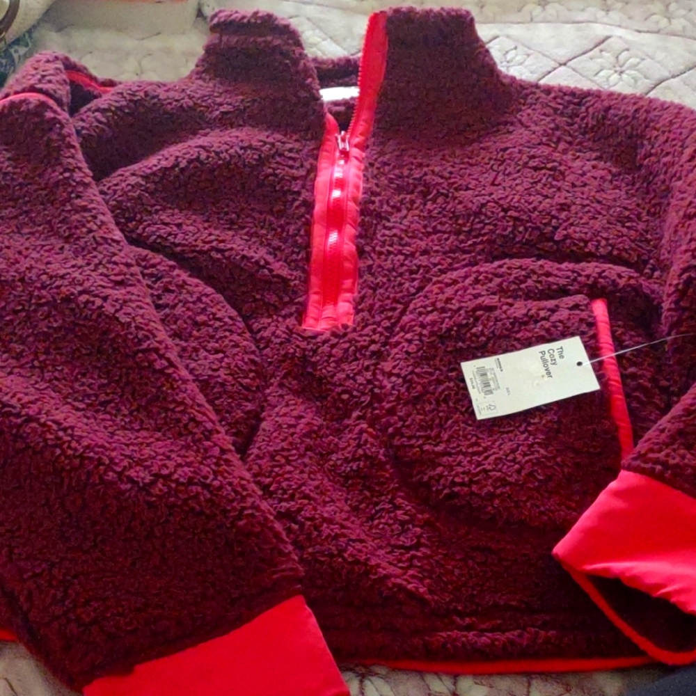 Cozy Woman's' Fleece Pullover - Red With Pink Trim Size L NWT